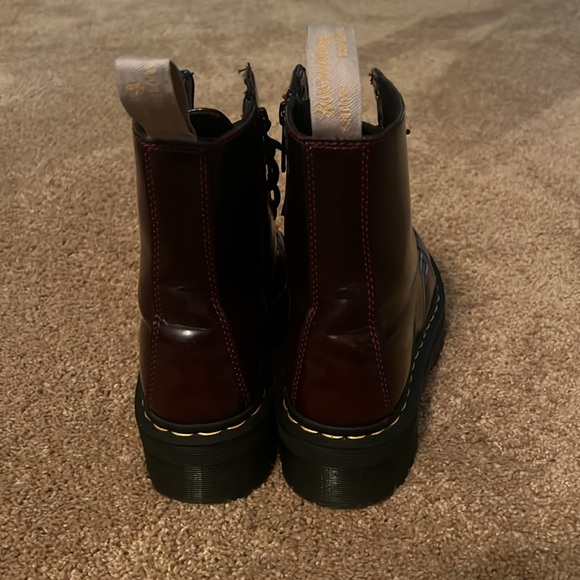 Cherry red Dr. Martens - Picture 5 of 10